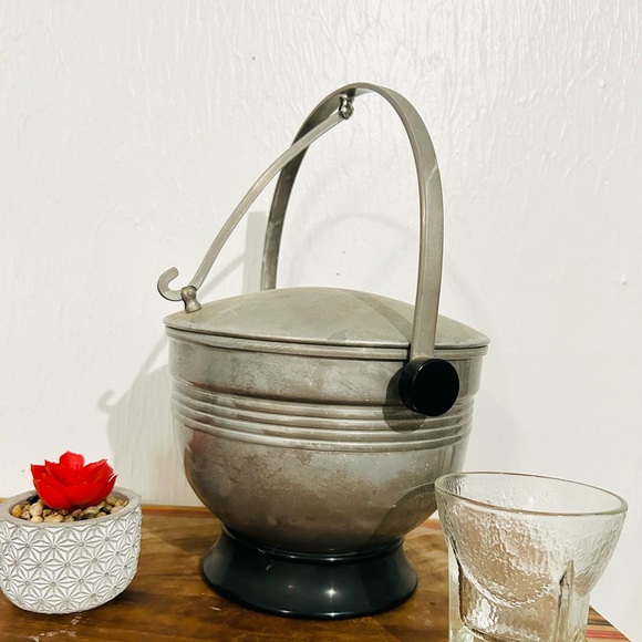 1950's Aluminum Ice Bucket w/ Hinged Lid Retro Barware Footed - Picture 1 of 10
